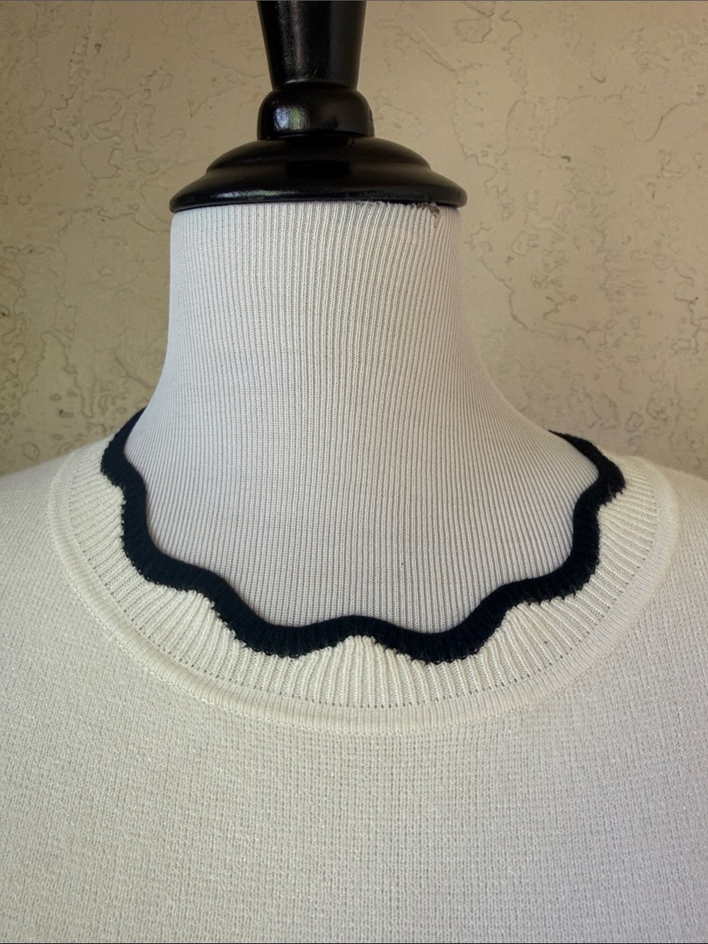 H&M White Sweater with Black Scalloped Trim - Picture 3 of 9